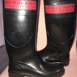 SOLD ON OTHER SITE!!!!! Burberry Rain Boots